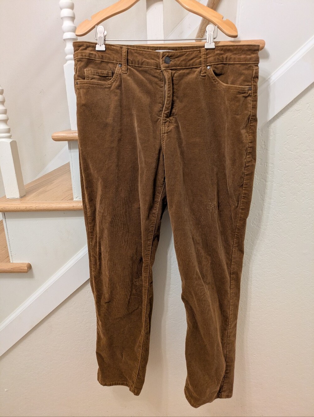 Croft & Barrow - Women's Brown Corduroy Pants - Size 16 - Inseam 28"